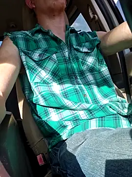 Snapshot of REDHAMMER_ chatting on 10-17-25, 08:11 REDHAMMER online show from 10-17-25, 08:11