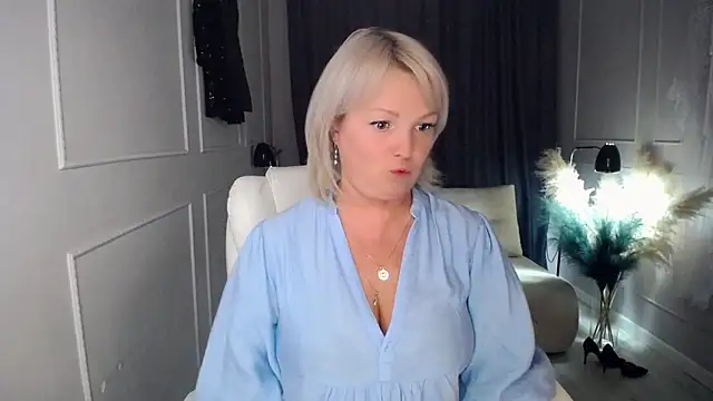 Juarnea online show from 10-13-25, 12:27