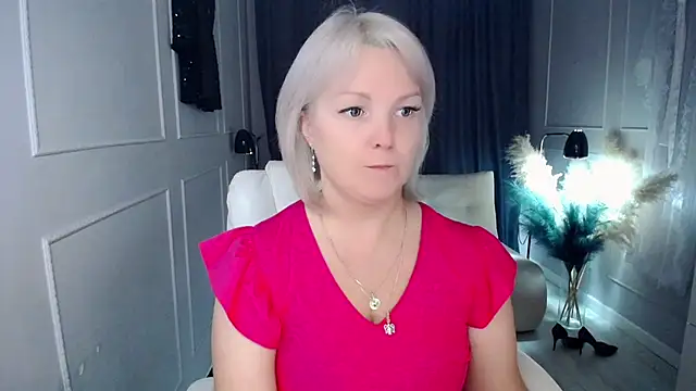 Juarnea online show from 10-27-25, 06:56