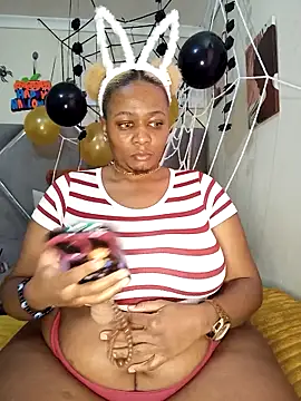 CocoBootyyy online show from 10-23-25, 06:13