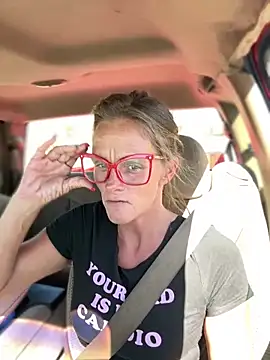 vixendoll87 online show from 03-18-25, 06:59