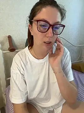 Snapshot of BeatriceTender chatting on 05-25-26, 01:17 BeatriceTender online show from 05-25-26, 01:17