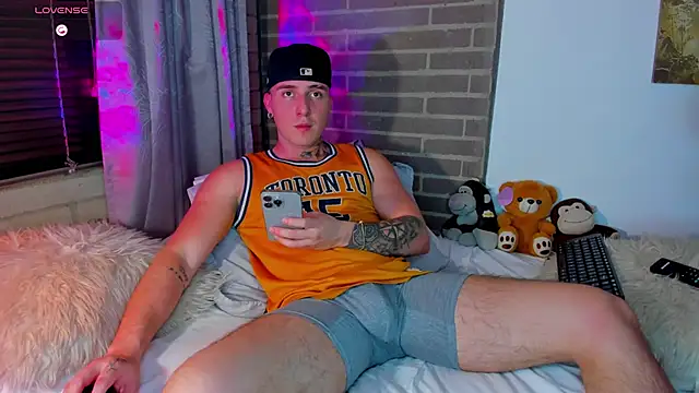 liam oficial02 online show from 01-11-26, 02:49