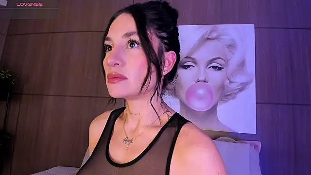 AgattaDuque online show from 11-28-25, 12:35