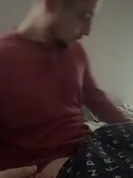 Snapshot of justinj27 chatting on 02-08-25, 01:22 justinj27 online show from 02-08-25, 01:22