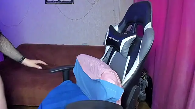 Snapshot of Milafoxxxy chatting on 09-18-25, 08:16 Milafoxxxy online show from 09-18-25, 08:16