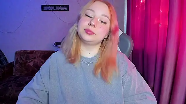 Snapshot of Milafoxxxy chatting on 10-09-25, 02:20 Milafoxxxy online show from 10-09-25, 02:20