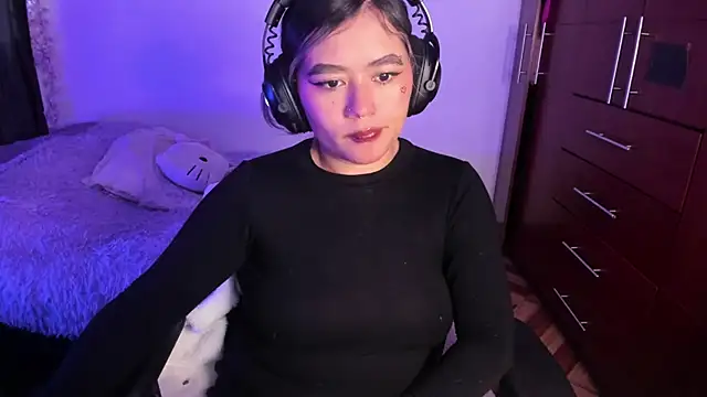 StephaniFox online show from 10-24-25, 10:28