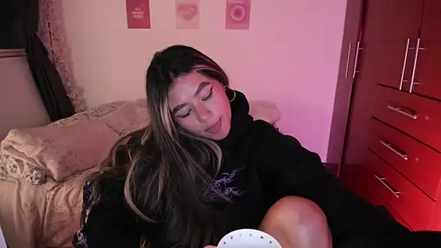 StephaniFox online show from 11-09-25, 03:27