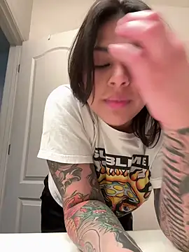 Snapshot of miacanela_xo chatting on 02-10-25, 03:35 miacanela xo online show from 02-10-25, 03:35