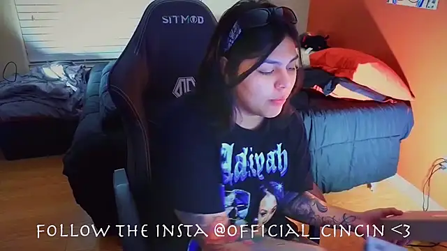 Snapshot of miacanela_xo chatting on 02-15-25, 01:42 miacanela xo online show from 02-15-25, 01:42