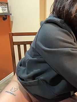 Snapshot of miacanela_xo chatting on 03-08-25, 05:49 miacanela xo online show from 03-08-25, 05:49