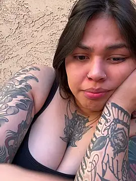 Snapshot of miacanela_xo chatting on 03-11-25, 12:00 miacanela xo online show from 03-11-25, 12:00