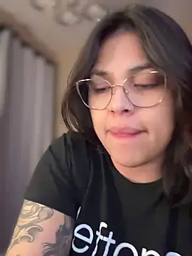 Snapshot of miacanela_xo chatting on 03-17-25, 01:35 miacanela xo online show from 03-17-25, 01:35