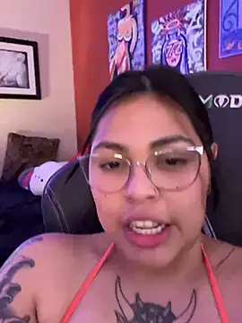 Snapshot of miacanela_xo chatting on 03-22-25, 04:14 miacanela xo online show from 03-22-25, 04:14