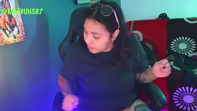 Snapshot of miacanela_xo chatting on 10-05-25, 12:42 miacanela xo online show from 10-05-25, 12:42