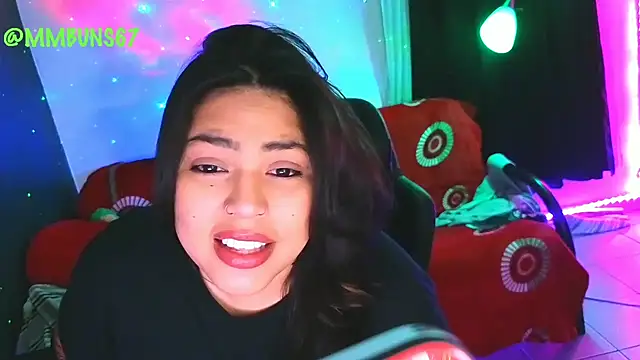 Snapshot of miacanela_xo chatting on 10-10-25, 11:37 miacanela xo online show from 10-10-25, 11:37