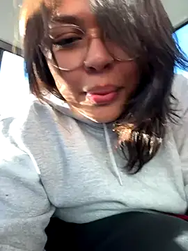 Snapshot of miacanela_xo chatting on 10-21-25, 09:26 miacanela xo online show from 10-21-25, 09:26