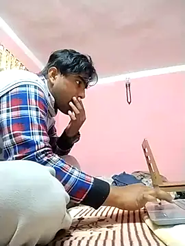 Snapshot of SweetFatBoy chatting on 03-12-25, 03:40 SweetFatBoy online show from 03-12-25, 03:40