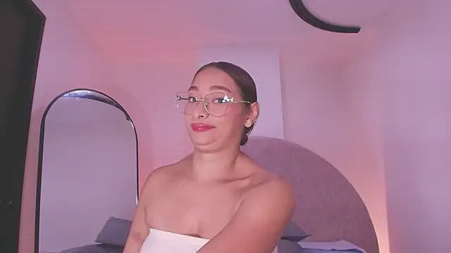 vale ross  online show from 04-17-26, 03:09