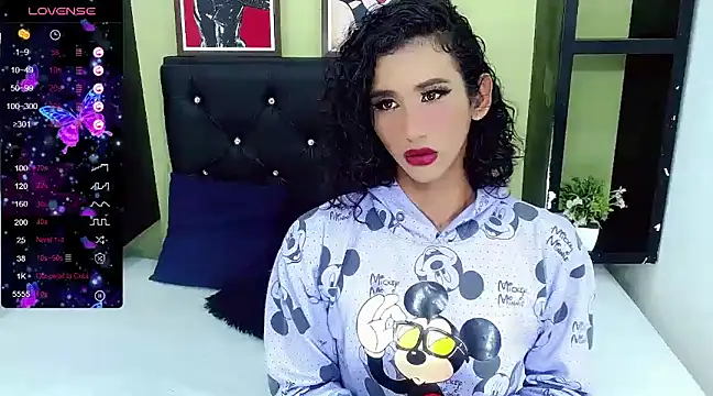 Snapshot of kinverly_sexyx chatting on 01-14-25, 06:38 kinverly sexyx online show from 01-14-25, 06:38