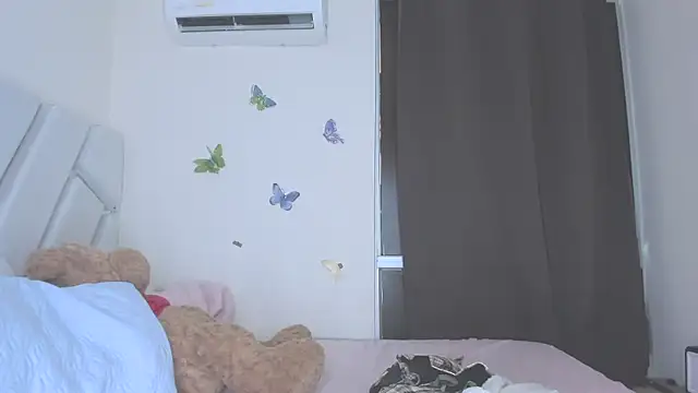 sofiacastillo01 online show from 02-08-26, 01:47