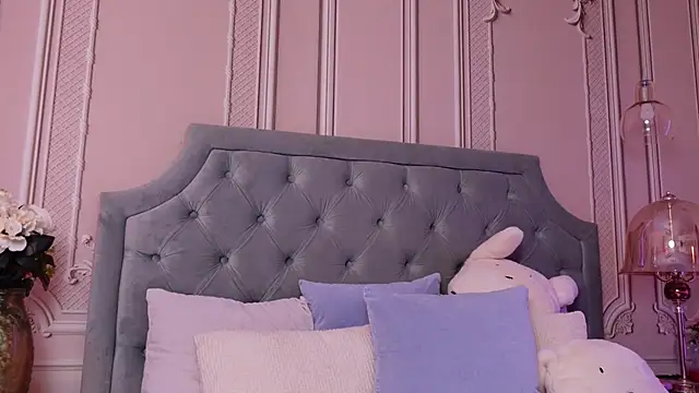 LucyAddison online show from 09-13-25, 03:17