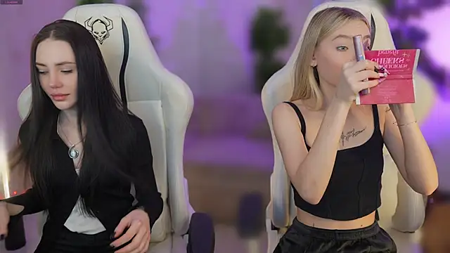 Snapshot of Sara_Tranquil chatting on 02-21-25, 11:22 Sara Tranquil online show from 02-21-25, 11:22