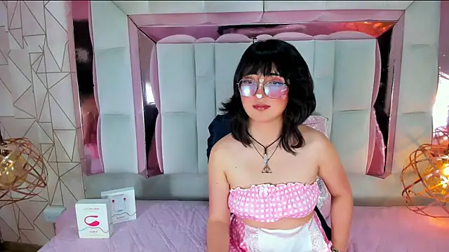 Snapshot of SaraMartini1 chatting on 03-17-25, 05:45 SaraMartini1 online show from 03-17-25, 05:45