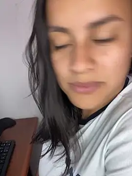 Snapshot of Shanonsex2 chatting on 03-13-25, 10:10 Shanonsex2 online show from 03-13-25, 10:10