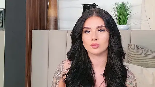 Snapshot of CarolinePrescott chatting on 02-21-26, 07:04 CarolinePrescott online show from 02-21-26, 07:04