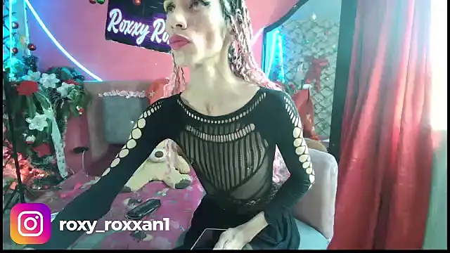 Snapshot of roxy_roxxan chatting on 12-09-24, 04:47 roxy roxxan online show from 12-09-24, 04:47