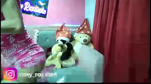 Snapshot of roxy_roxxan chatting on 12-15-24, 10:50 roxy roxxan online show from 12-15-24, 10:50