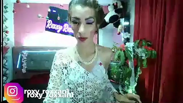 Snapshot of roxy_roxxan chatting on 12-30-24, 01:14 roxy roxxan online show from 12-30-24, 01:14