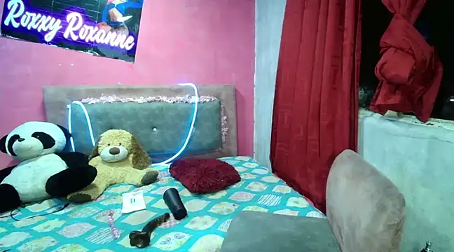 Snapshot of roxy_roxxan chatting on 01-13-25, 02:50 roxy roxxan online show from 01-13-25, 02:50