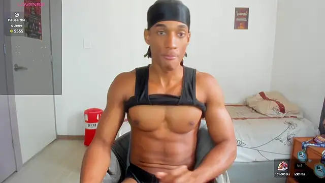 Snapshot of Malkongarcia chatting on 10-03-25, 07:00 Malkongarcia online show from 10-03-25, 07:00