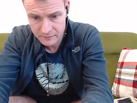 Snapshot of geree84 chatting on 02-02-26, 02:05 geree84 online show from 02-02-26, 02:05