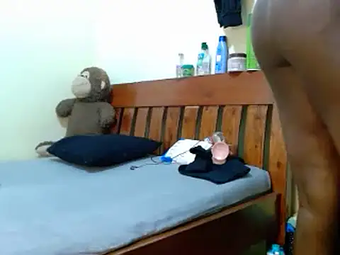 Snapshot of Sweet_choc chatting on 03-19-25, 06:44 Sweet choc online show from 03-19-25, 06:44