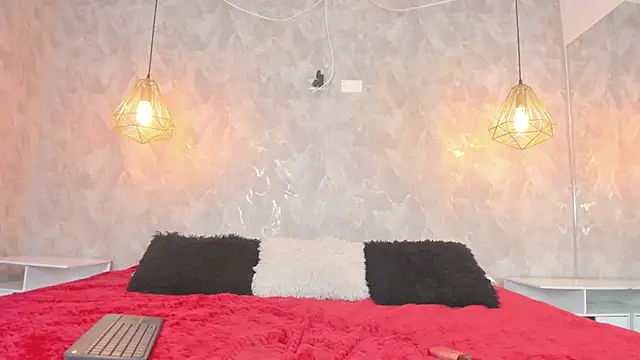 Snapshot of leigh-angels chatting on 02-11-26, 09:53 leigh-angels online show from 02-11-26, 09:53