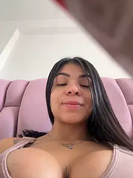 Snapshot of SophiaKarson chatting on 01-05-25, 02:08 SophiaKarson online show from 01-05-25, 02:08