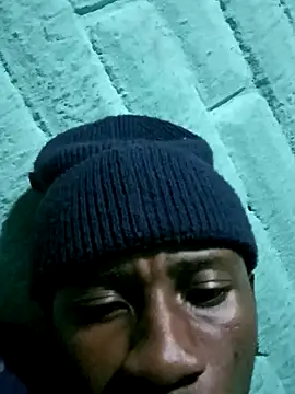 HandsomeBuoyy21 online show from 04-12-26, 02:00