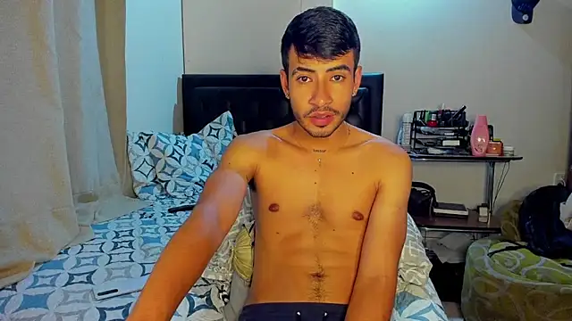 Snapshot of tom_thick chatting on 12-17-24, 11:05 tom thick online show from 12-17-24, 11:05