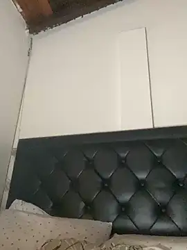 Snapshot of tom_thick chatting on 01-24-25, 01:03 tom thick online show from 01-24-25, 01:03