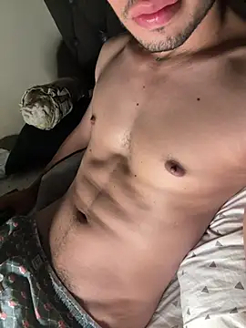 Snapshot of tom_thick chatting on 03-20-25, 10:10 tom thick online show from 03-20-25, 10:10