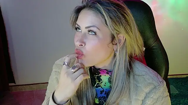 Natalia Montoya online show from 10-23-25, 08:29