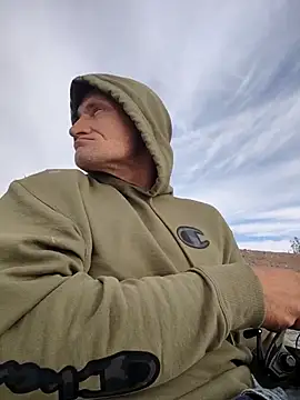 Snapshot of FloppyPickle4u chatting on 01-06-26, 09:39 FloppyPickle4u online show from 01-06-26, 09:39