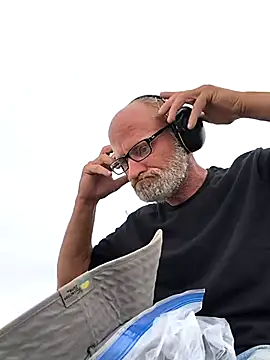 Snapshot of FloppyPickle4u chatting on 02-10-26, 11:09 FloppyPickle4u online show from 02-10-26, 11:09