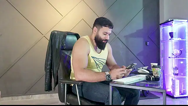 Snapshot of mattmasterss chatting on 12-02-24, 08:41 mattmasterss online show from 12-02-24, 08:41