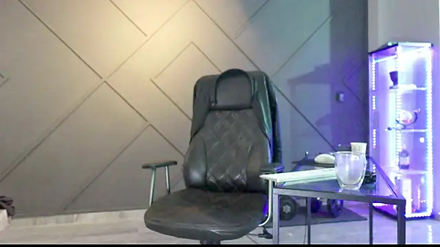 Snapshot of mattmasterss chatting on 12-03-24, 08:16 mattmasterss online show from 12-03-24, 08:16