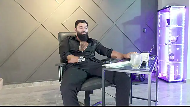 Snapshot of mattmasterss chatting on 12-04-24, 07:17 mattmasterss online show from 12-04-24, 07:17